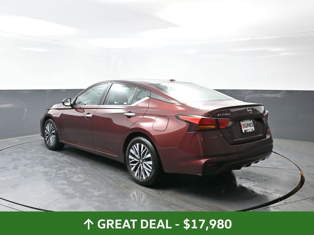 Used 2024 Nissan Altima 2.5 SV image 13