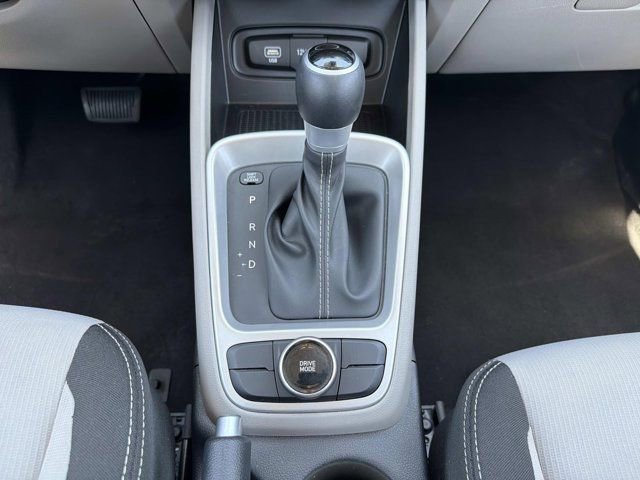 Used 2025 Hyundai Venue SEL FWD image 28