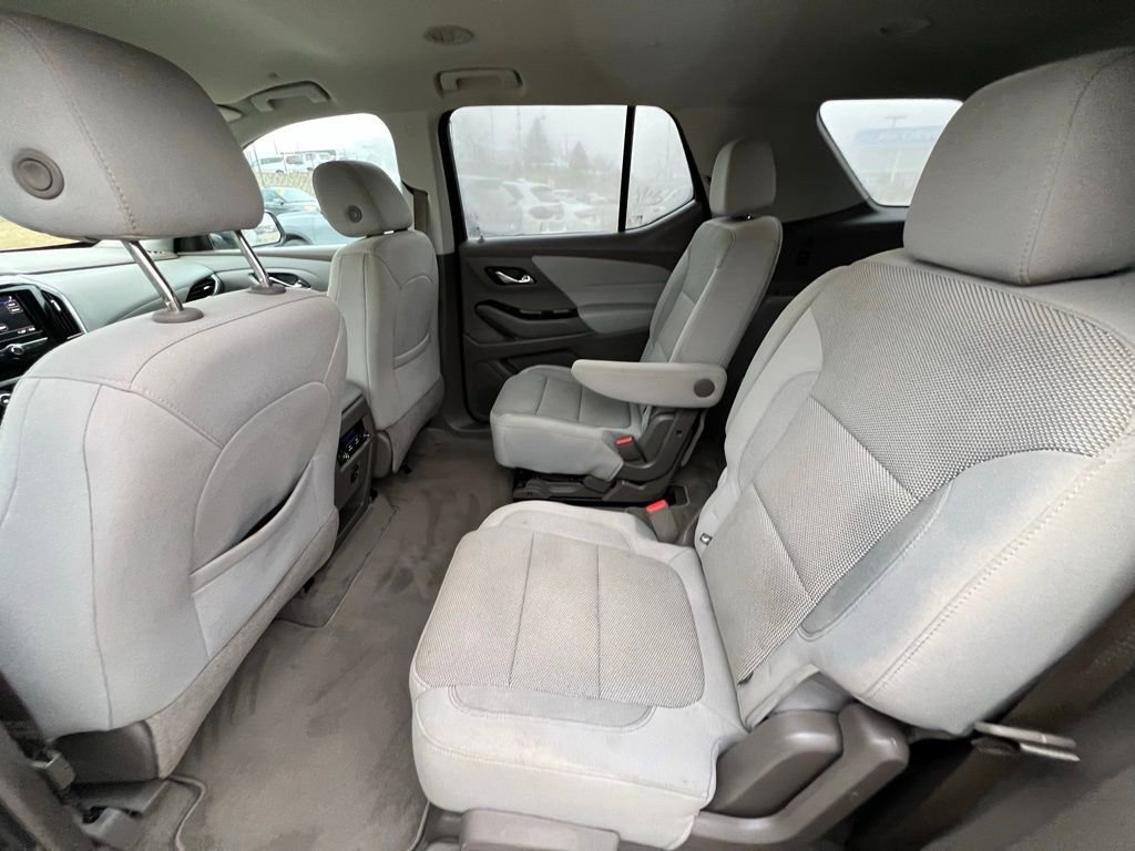 Used 2020 Chevrolet Traverse LT image 19