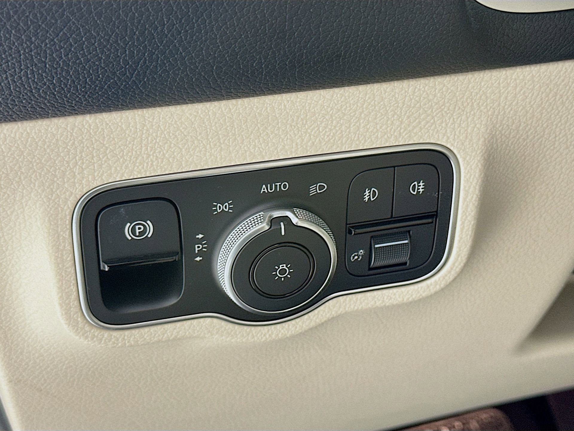 Certified 2025 Mercedes-Benz GLB 250 GLB 250 image 11