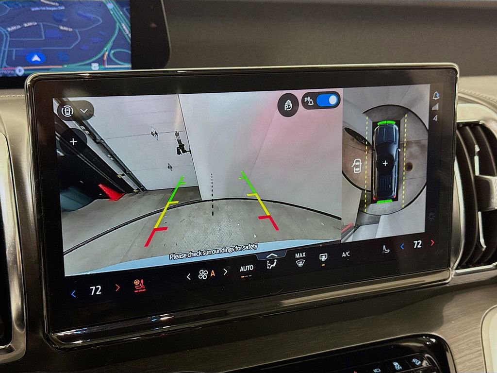 Certified 2025 Ford Expedition Max Platinum image 5