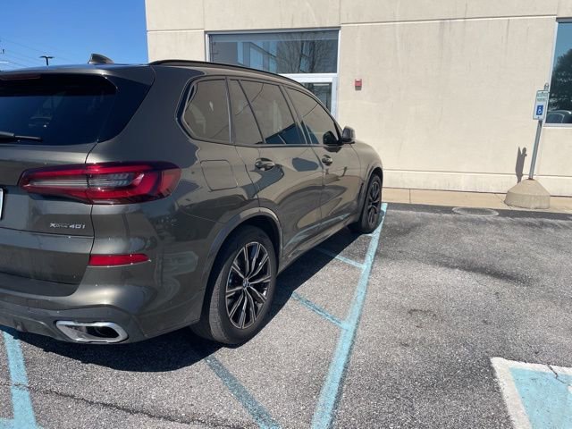 Used 2022 BMW X5 xDrive40i w/ M Sport Package image 3