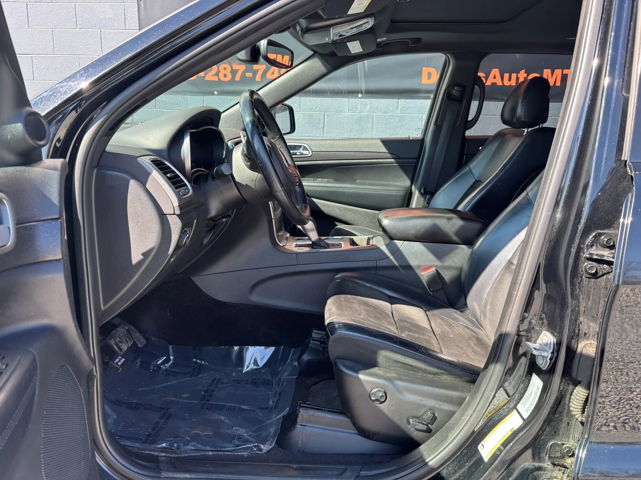 Used 2017 Jeep Grand Cherokee Altitude AWD/4WD image 18