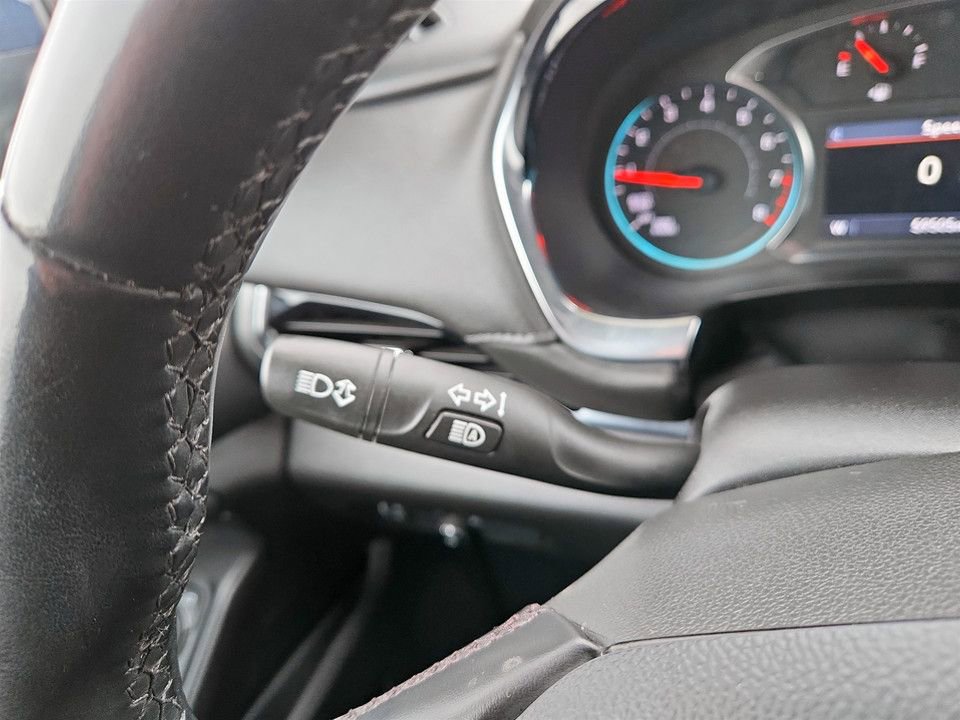 Used 2023 Chevrolet Traverse LT image 20