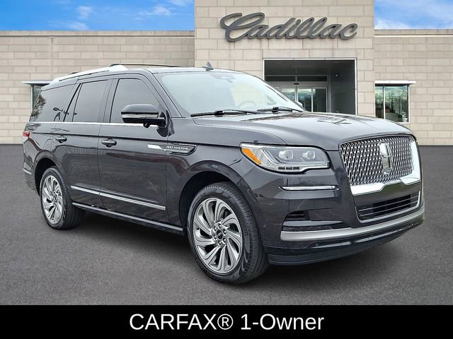 Used 2024 Lincoln Navigator Reserve image 2
