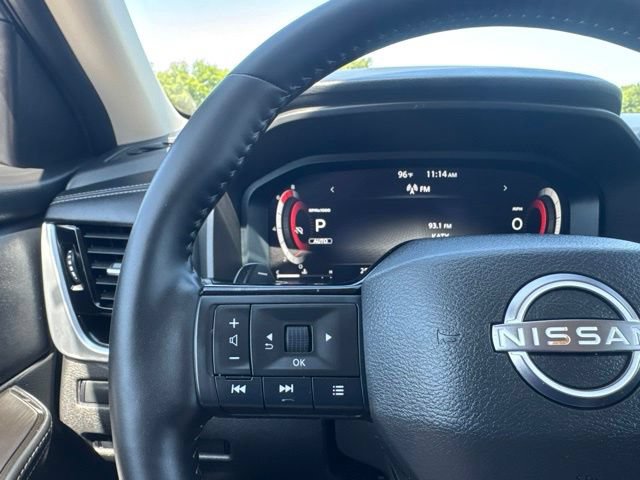 Used 2025 Nissan Rogue SL AWD/4WD image 10
