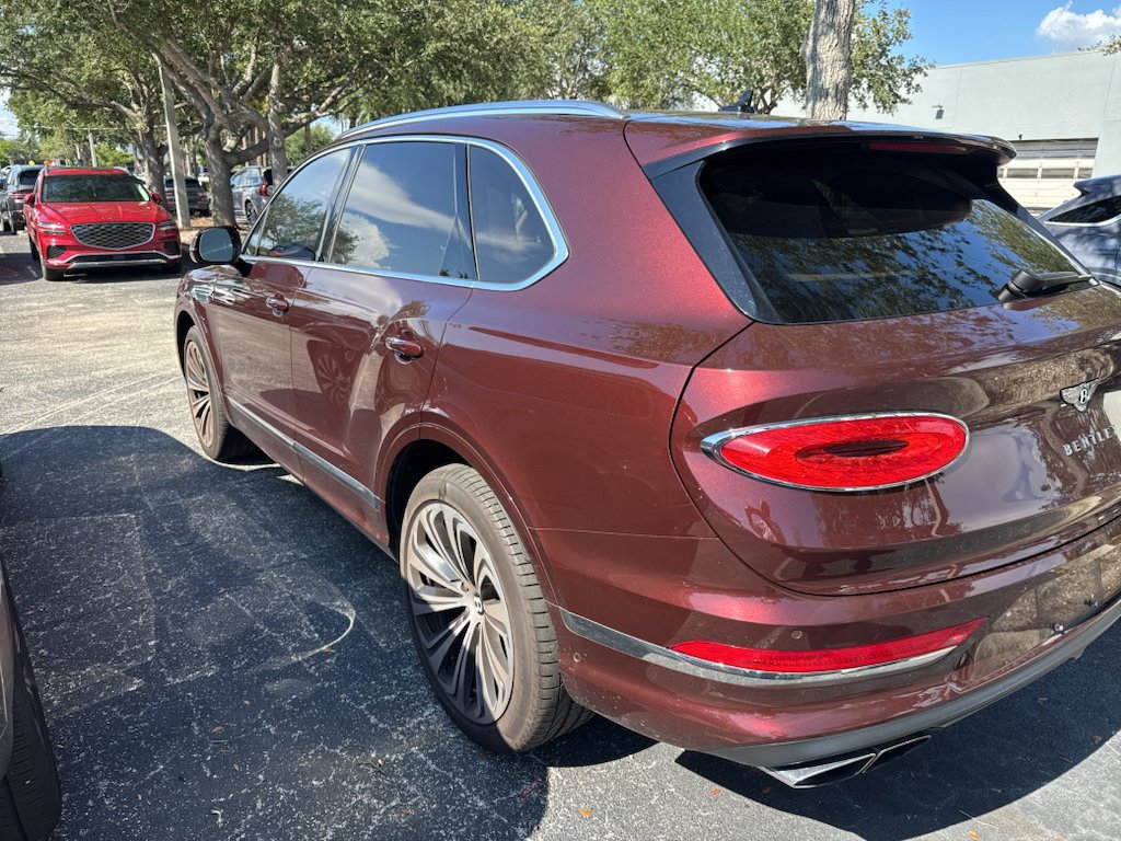 Used 2022 Bentley Bentayga AWD/4WD image 5