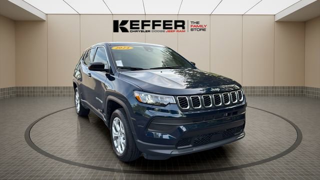 Used 2024 Jeep Compass Sport image 7