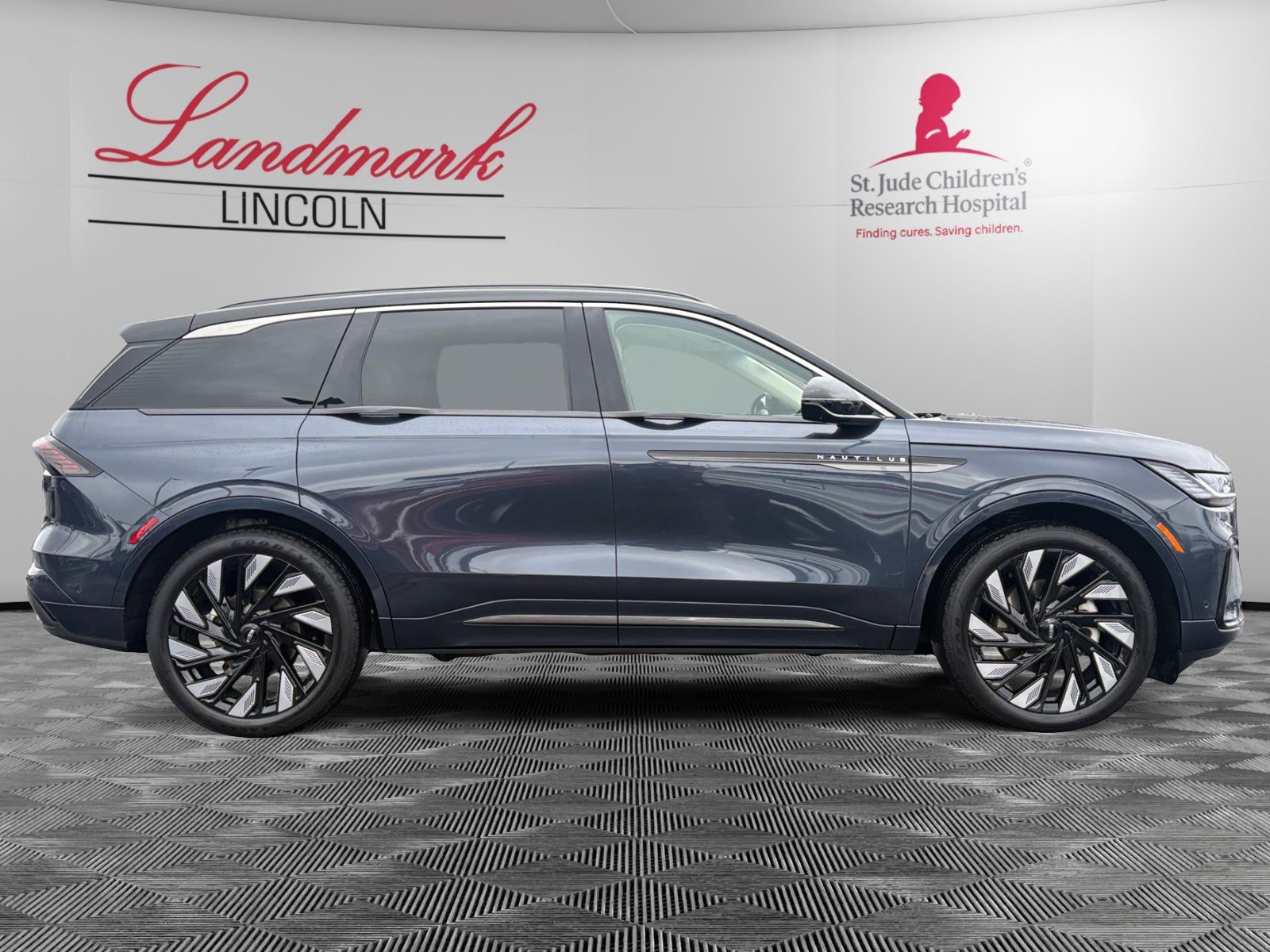 Certified 2024 Lincoln Nautilus Black Label w/ Jet Appearance Package (87T) image 6