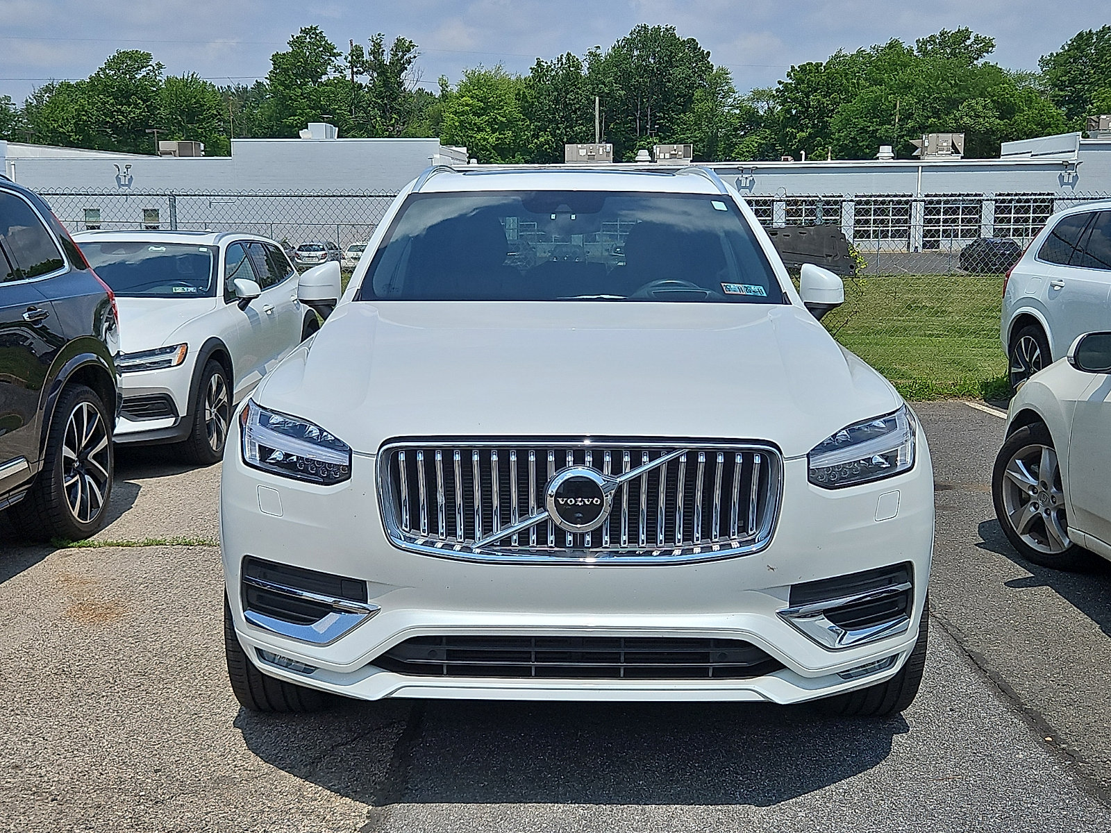 Used 2021 Volvo XC90 T6 Inscription w/ Protection Package AWD/4WD image 2