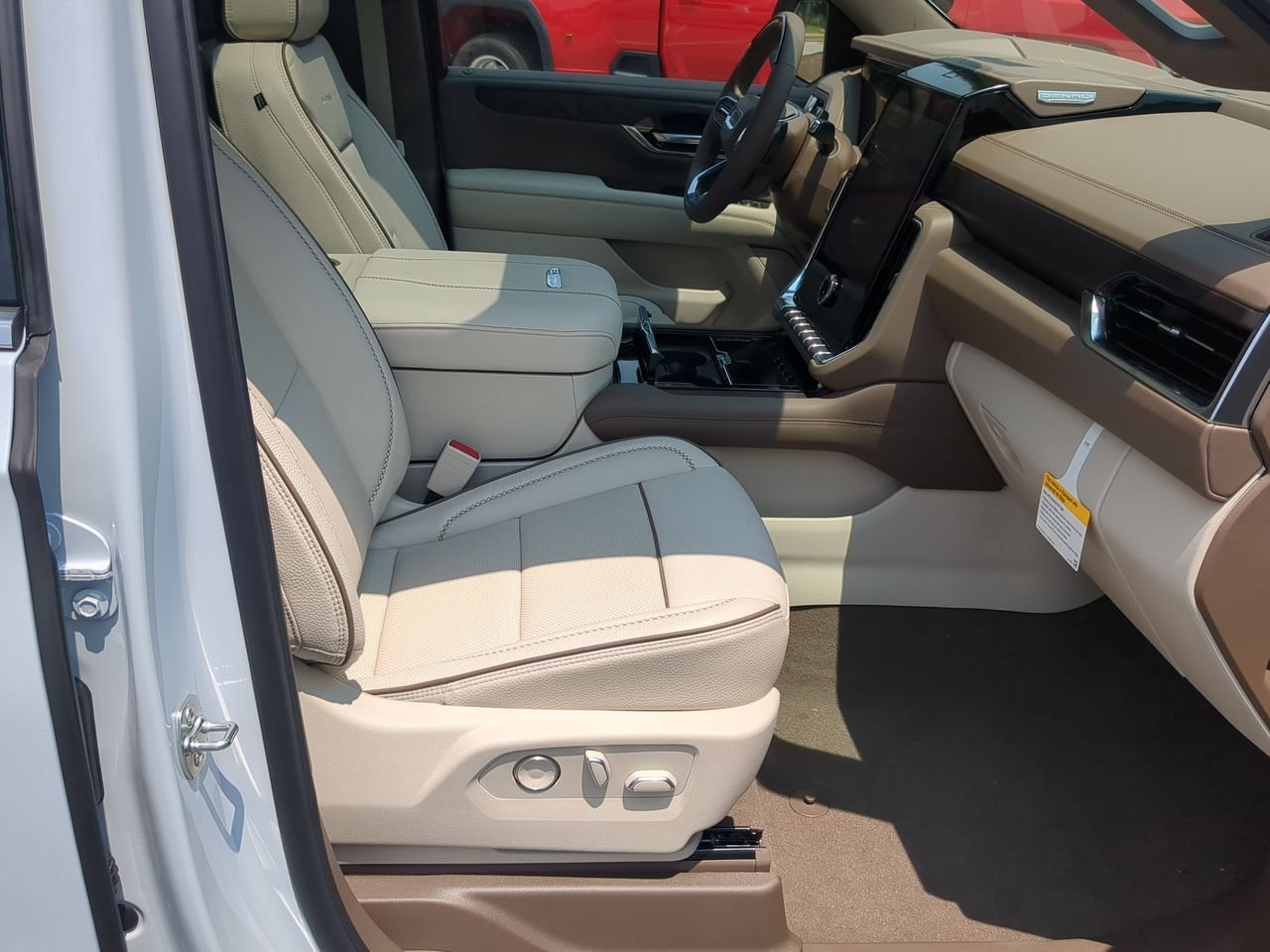 New 2026 GMC Yukon XL Denali w/ Denali Reserve Package AWD/4WD image 29