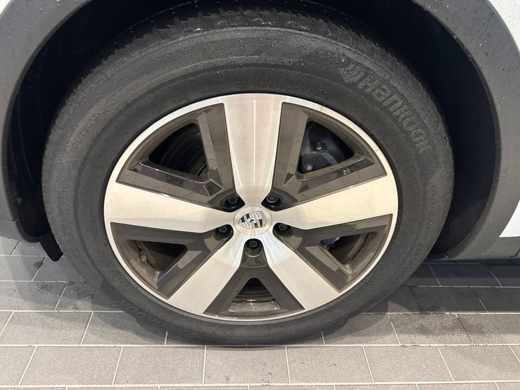 Used 2026 Porsche Cayenne E-Hybrid AWD/4WD image 2