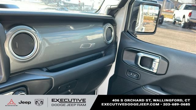 Used 2022 Jeep Wrangler Unlimited Sahara w/ Cold Weather Group AWD/4WD image 18