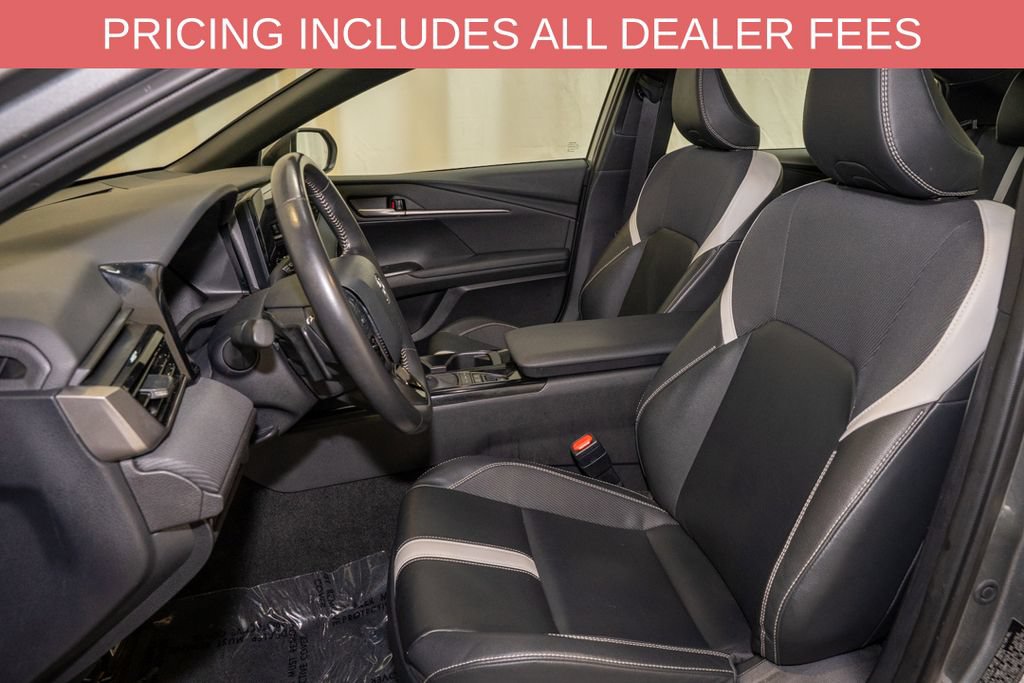 Used 2025 Toyota Camry SE FWD image 10