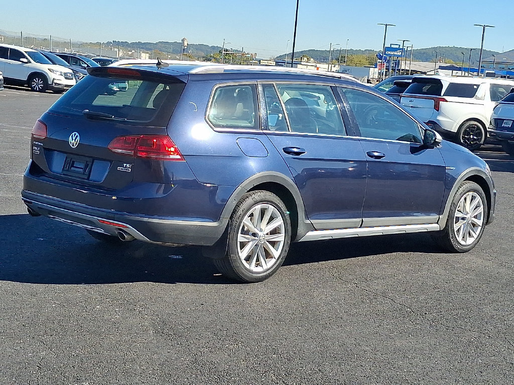 Used 2017 Volkswagen Golf Alltrack SE AWD/4WD image 6