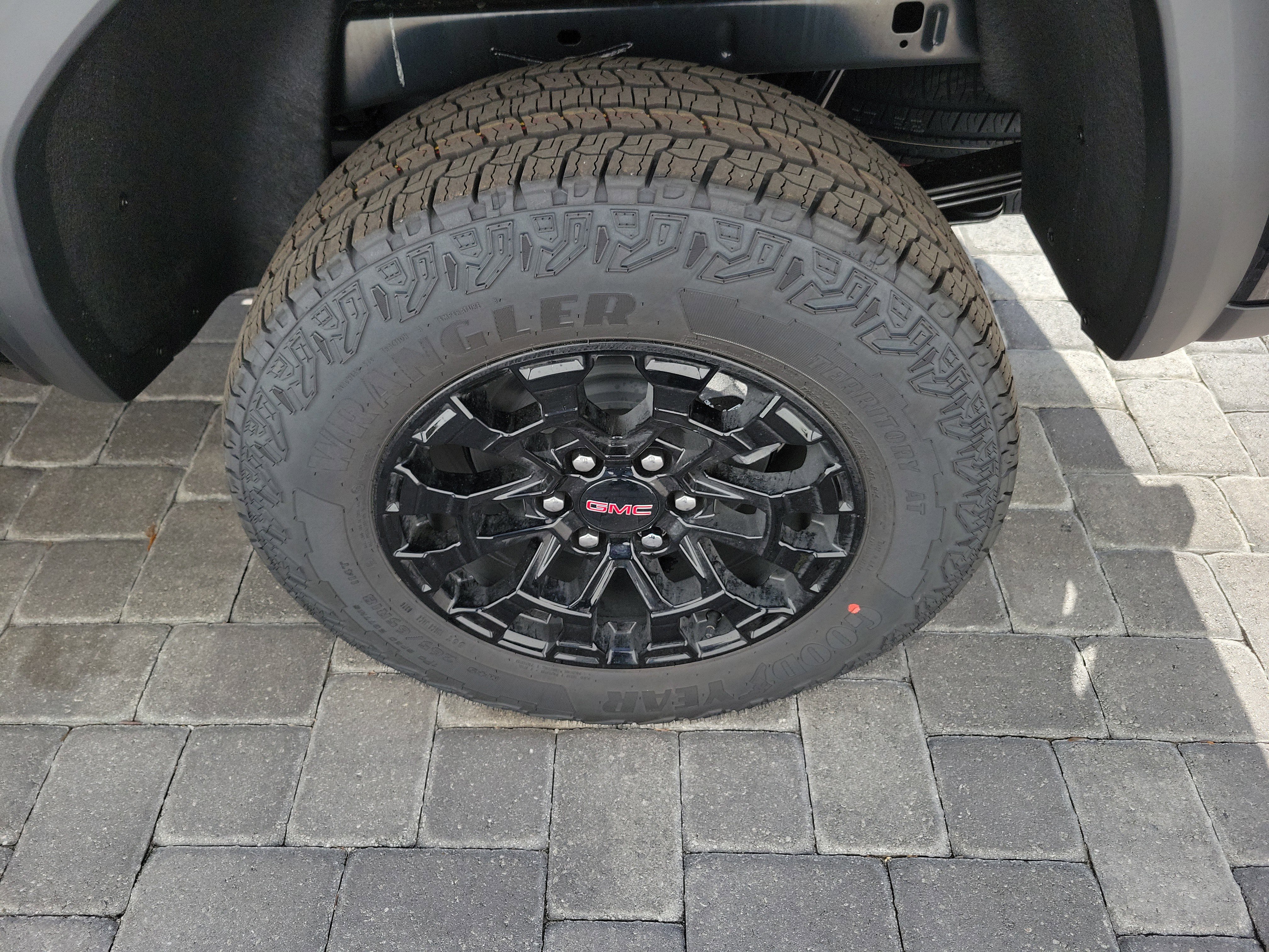 New 2026 GMC Canyon Elevation w/ Convenience Package image 10