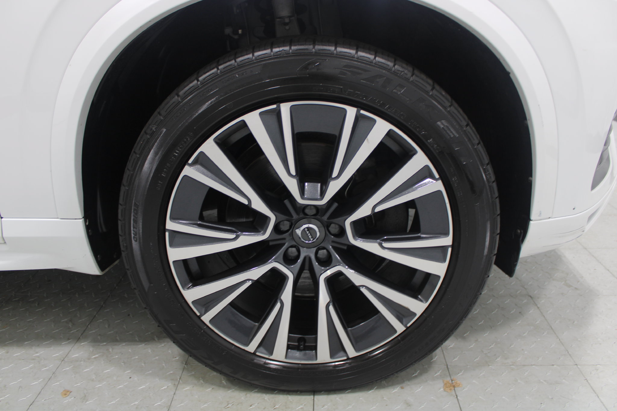 Used 2021 Volvo XC90 T5 Momentum w/ Climate Package AWD/4WD image 5