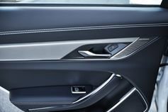 New 2024 Jaguar XF R-Dynamic SE AWD/4WD image 34