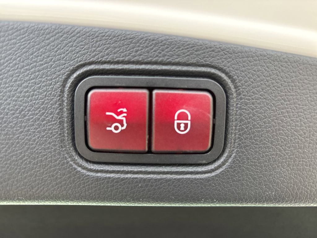 Used 2021 Mercedes-Benz E 450 4MATIC Coupe image 29