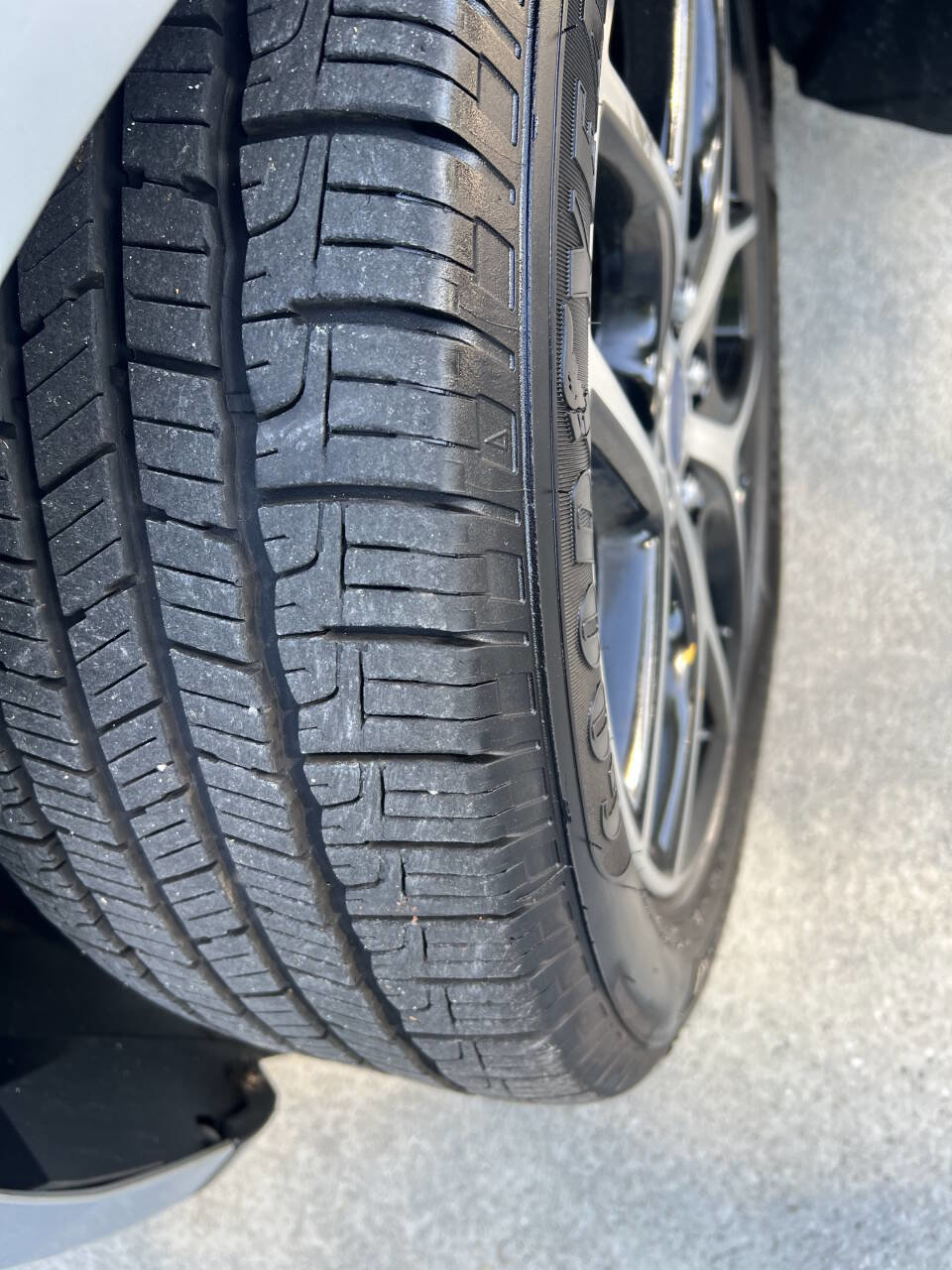 Used 2017 Ford Focus SEL w/ Cold Weather Package FWD image 30