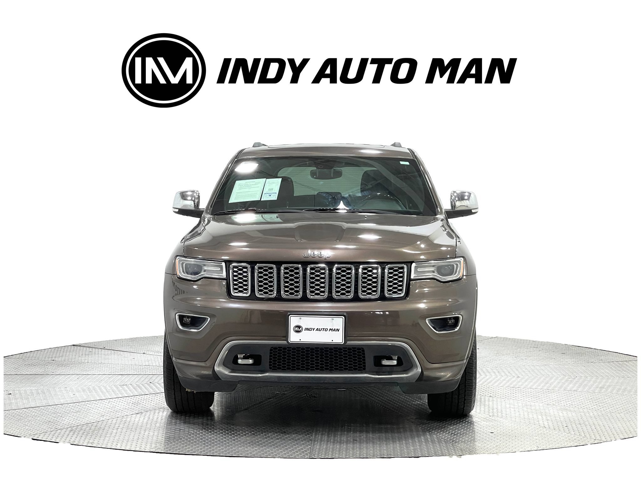 Used 2017 Jeep Grand Cherokee Overland AWD/4WD image 9