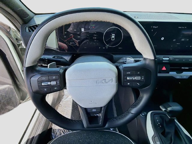 Used 2025 Kia K4 GT-Line w/ GT-Line Sunroof Package FWD image 38