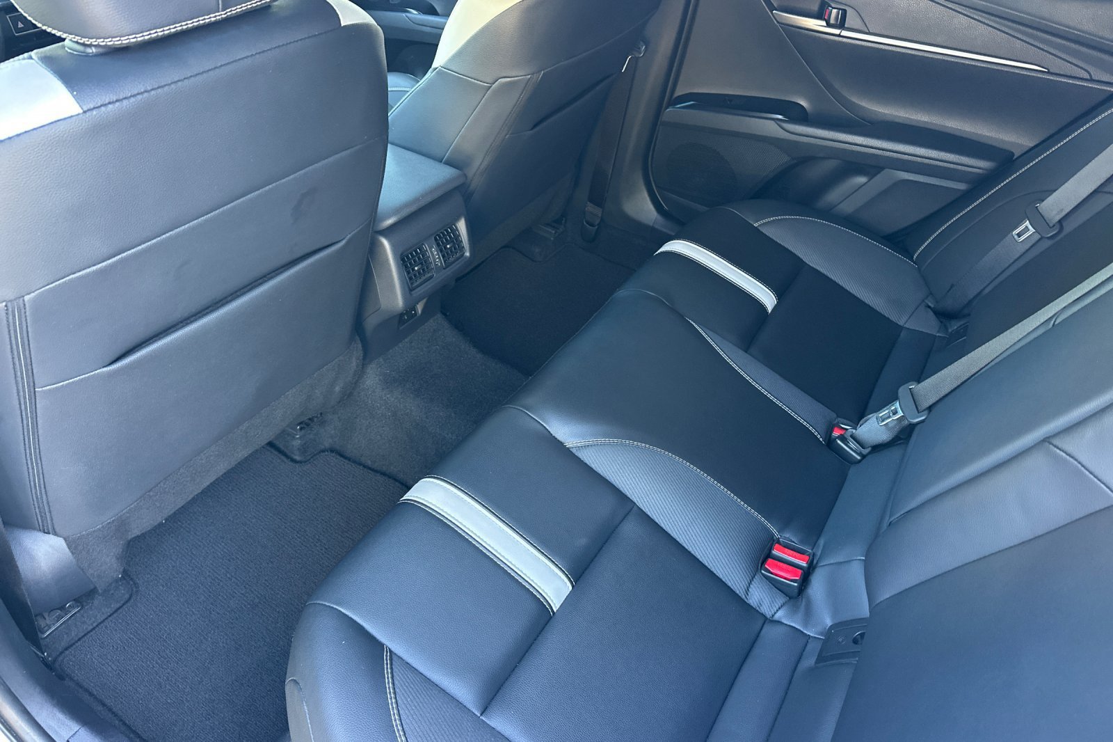 Used 2025 Toyota Camry SE w/ Multimedia Upgrade Package FWD image 13