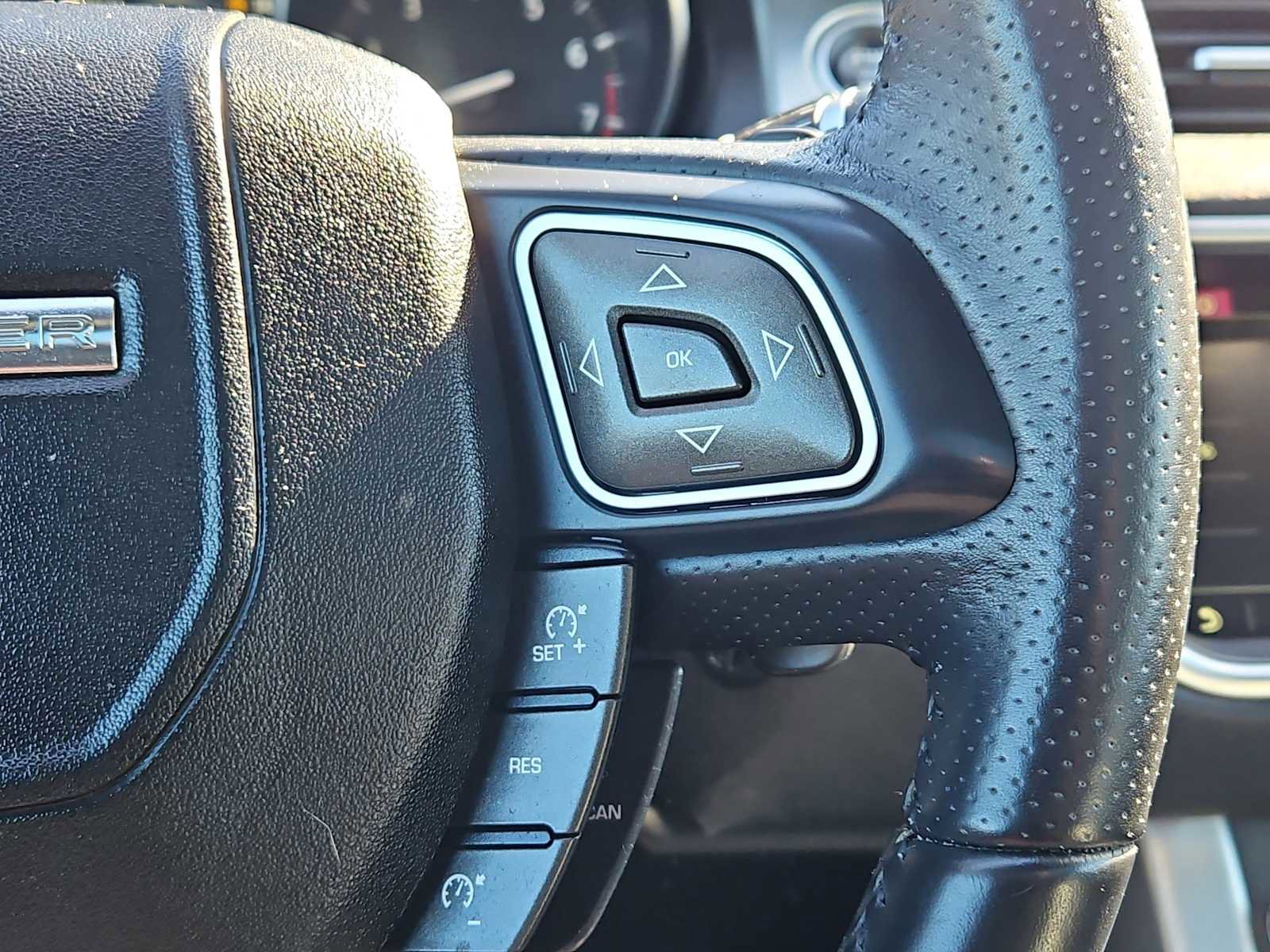 Used 2017 Land Rover Range Rover Evoque HSE Dynamic image 27