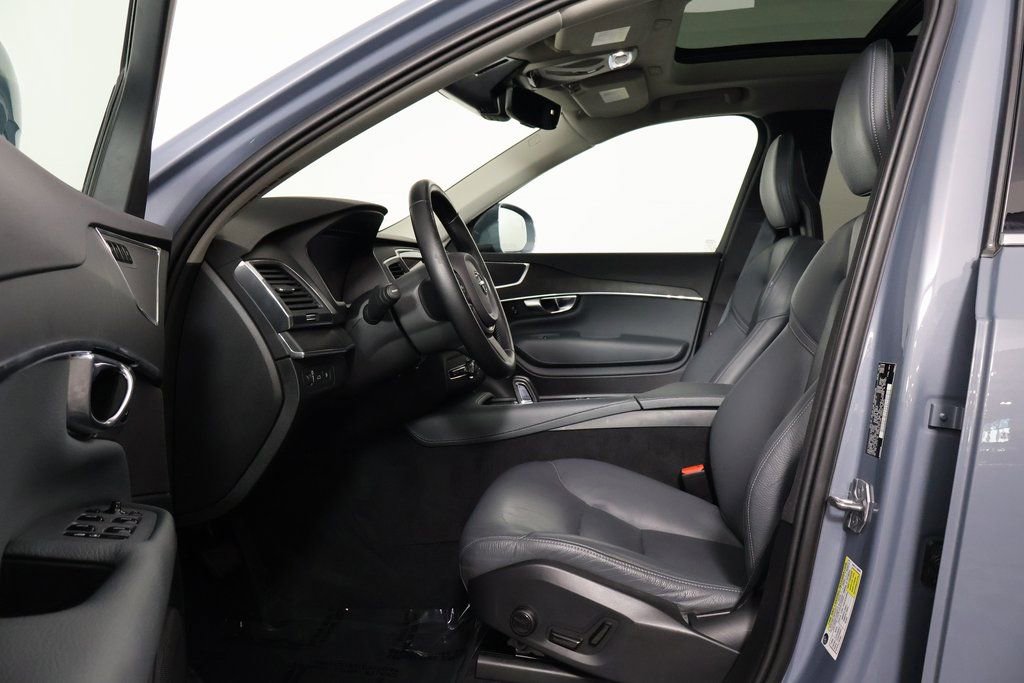 Used 2020 Volvo XC90 T8 Momentum w/ Protection Package Premier image 10
