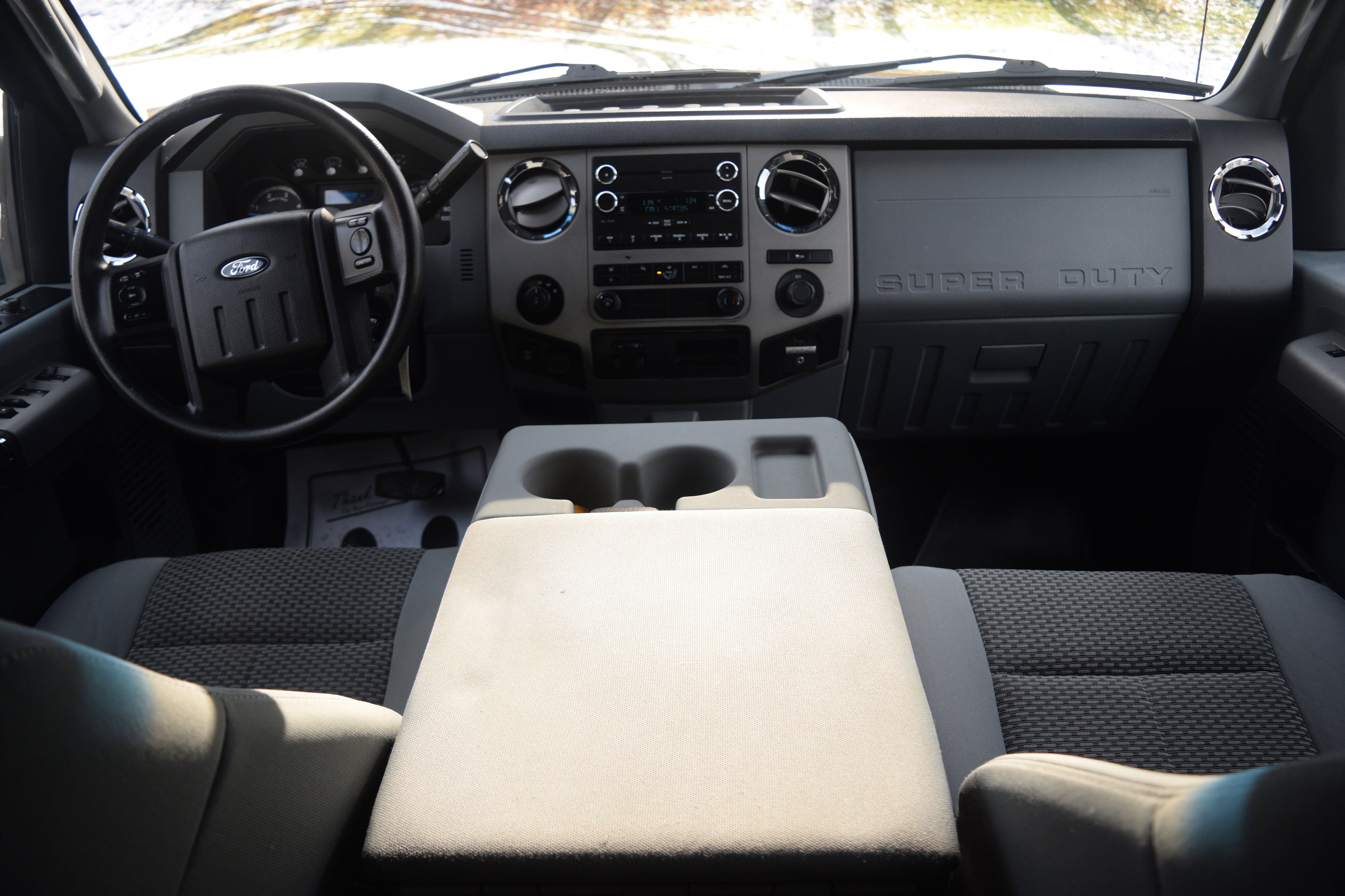 Used 2016 Ford F250 XLT w/ Camper Package image 8