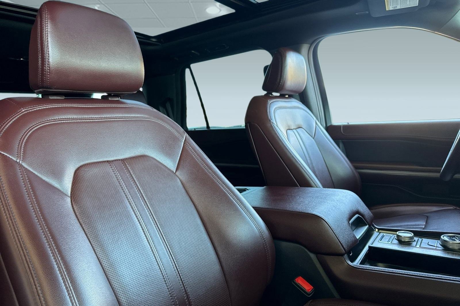 Used 2024 Ford Expedition Limited image 33