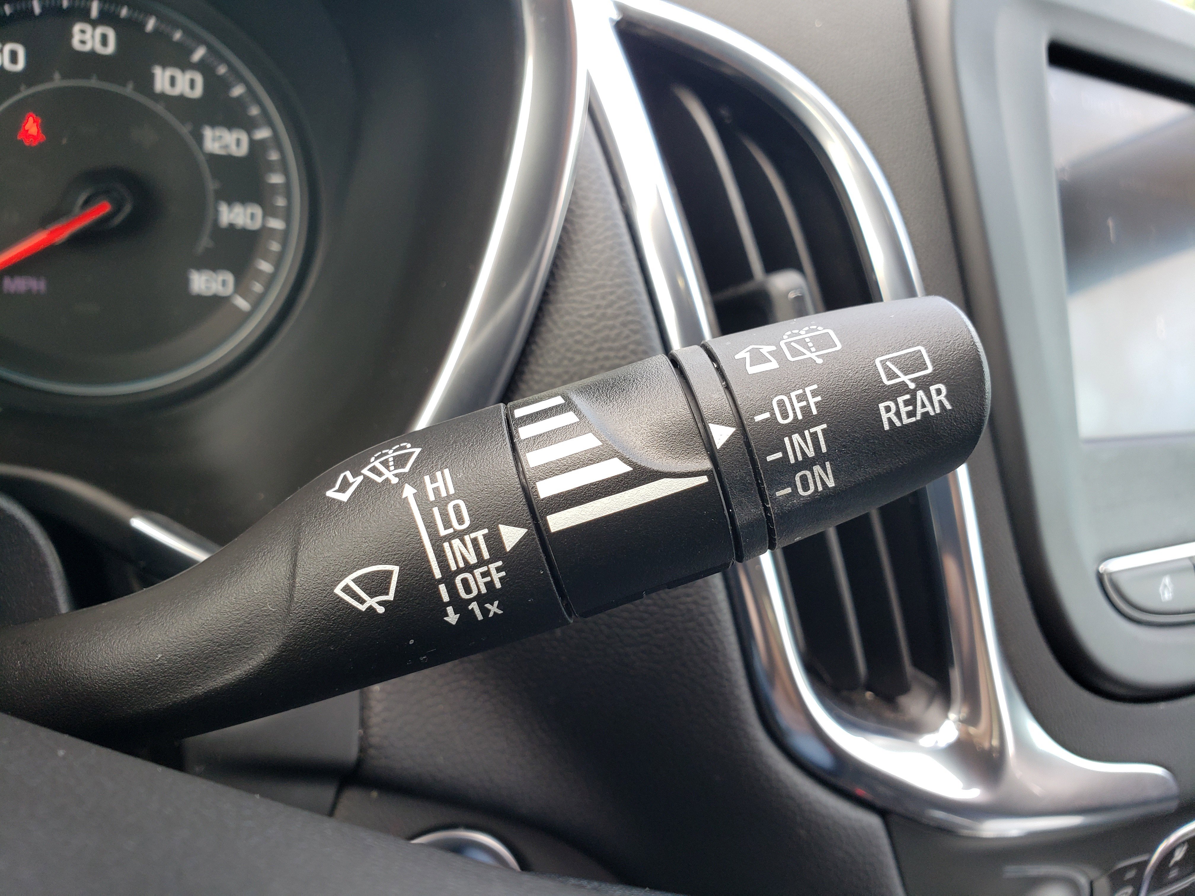 Used 2022 Chevrolet Equinox LT w/ Driver Convenience Package FWD image 19