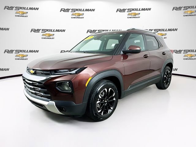 Used 2022 Chevrolet TrailBlazer LT w/ Driver Confidence Package image 3