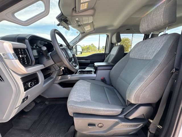 Used 2025 Ford F250 XLT w/ FX4 Off-Road Package AWD/4WD image 2
