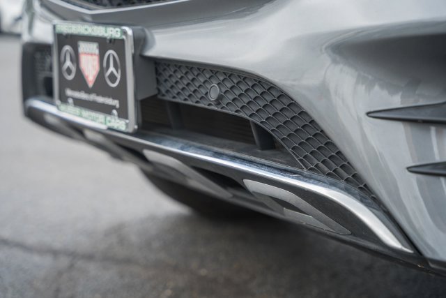 Used 2019 Mercedes-Benz GLC 300 4MATIC image 17