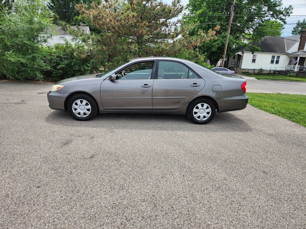 Used 2004 Toyota Camry LE FWD image 2
