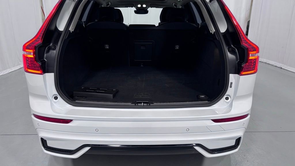 Certified 2025 Volvo XC60 B5 Plus image 27
