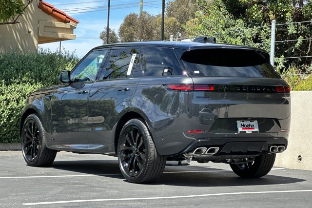 New 2026 Land Rover Range Rover Sport Dynamic SE AWD/4WD image 3