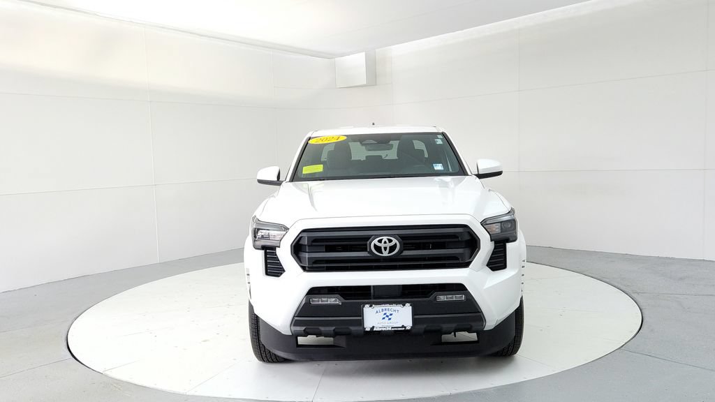 Certified 2024 Toyota Tacoma SR5 AWD/4WD image 8