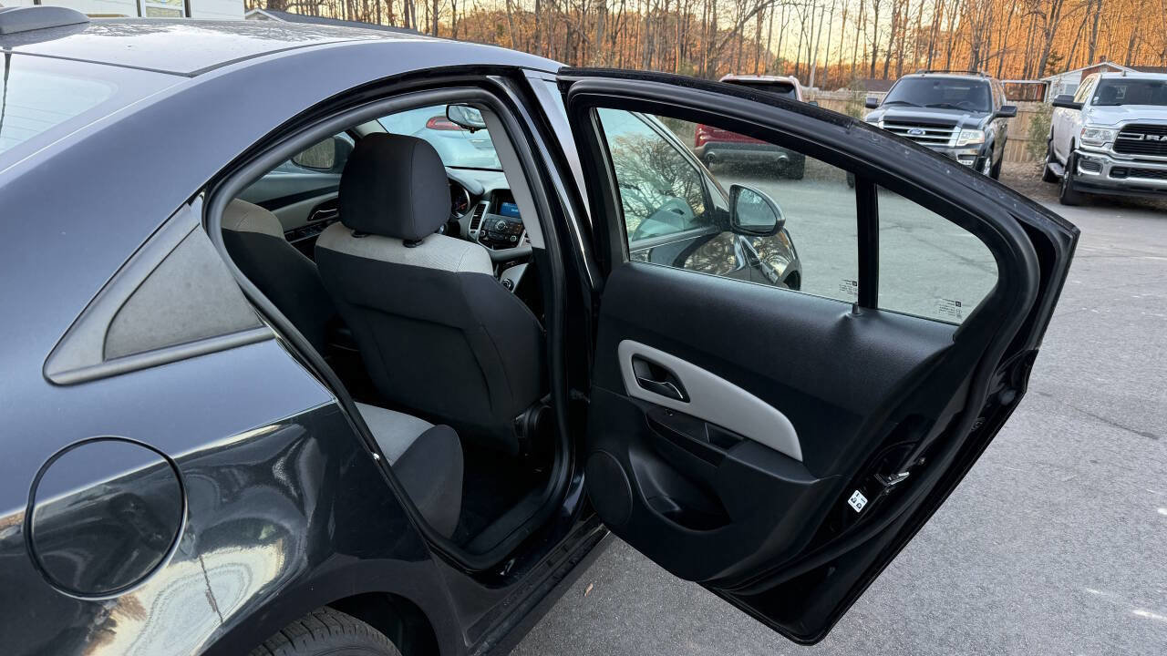 Used 2016 Chevrolet Cruze LS image 13