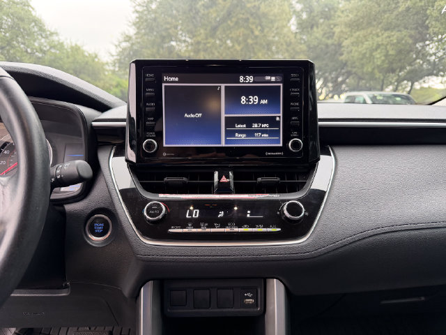 Used 2022 Toyota Corolla Cross LE FWD image 11
