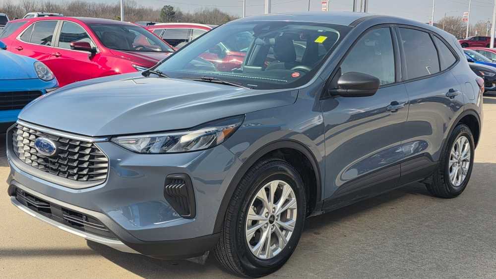 Used 2025 Ford Escape Active image 4
