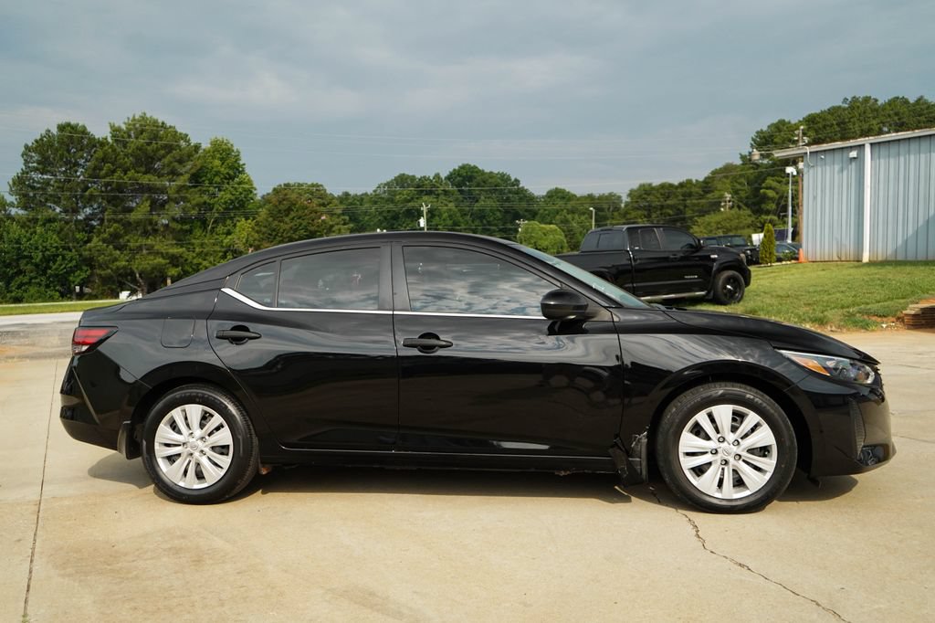 Used 2025 Nissan Sentra S w/ Lighting Package FWD image 3