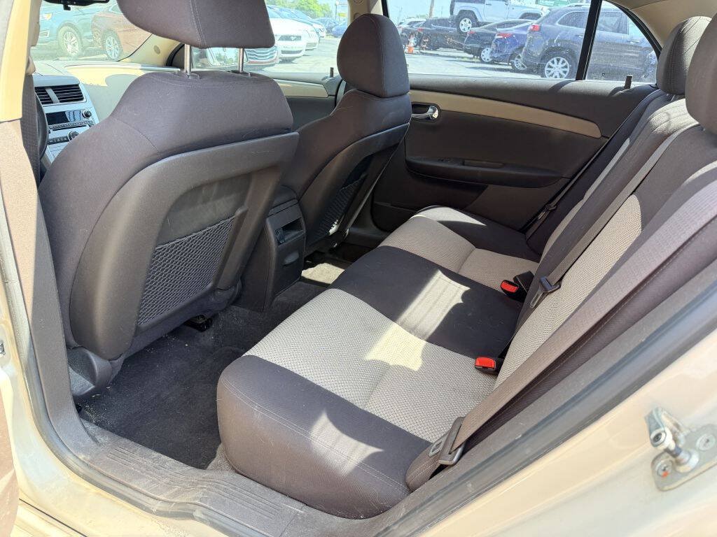 Used 2010 Chevrolet Malibu LS FWD image 4
