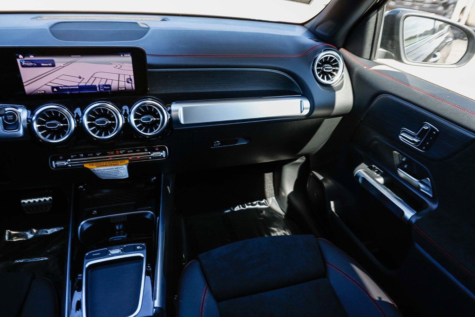 Used 2024 Mercedes-Benz EQB 300 4MATIC image 15