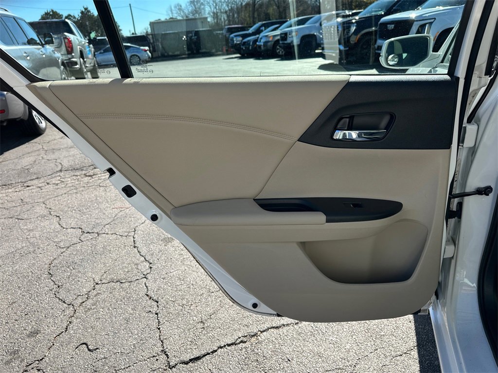 Used 2015 Honda Accord EX-L image 22