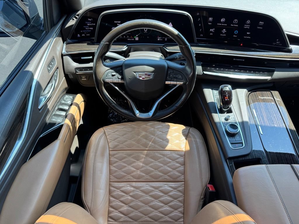 Used 2021 Cadillac Escalade Premium Luxury AWD/4WD image 16