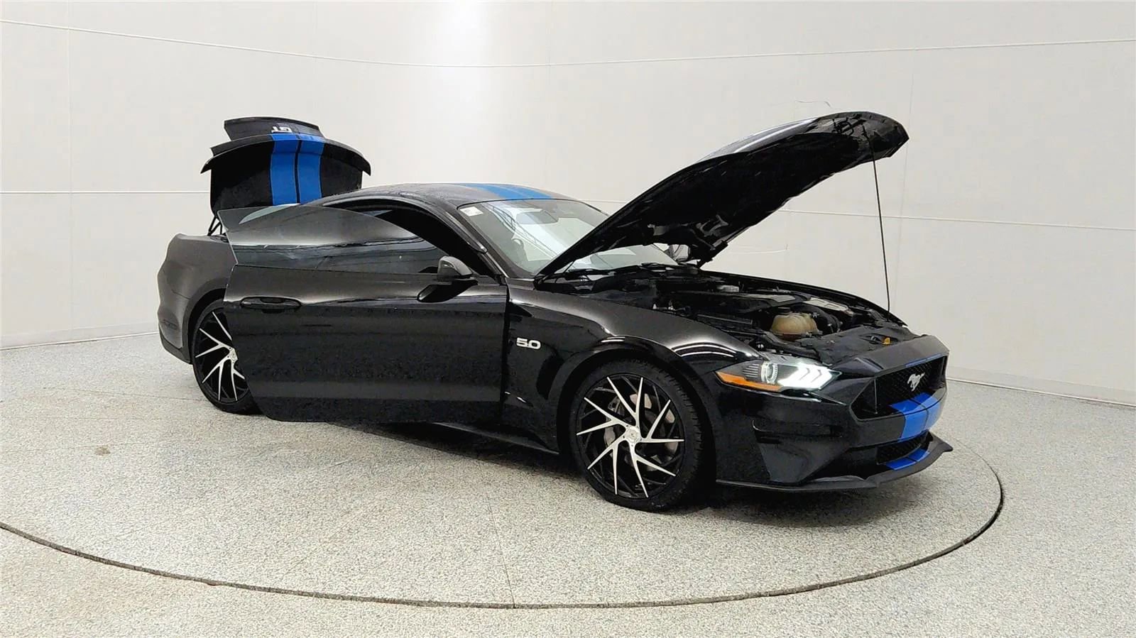 Used 2020 Ford Mustang GT image 5