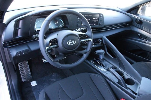 Certified 2026 Hyundai Elantra Sport image 8