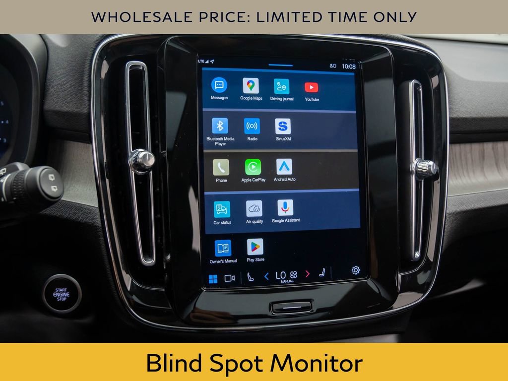 Used 2025 Volvo XC40 B5 Plus image 23